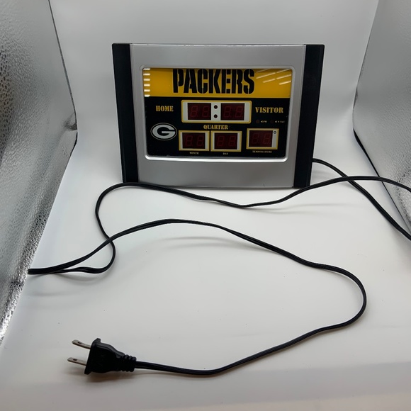 NFL Green Bay Packers Football Scoreboard Digital Clock & Alarm Clock 6.5" x 9" - Picture 9 of 12